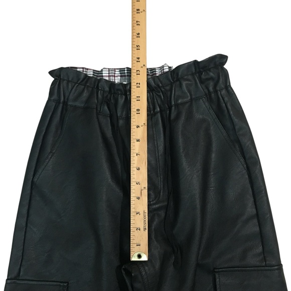 NWT KanCan Rona Matrix High Rise Faux Leather Black Joggers Cargo Pants Medium - Picture 4 of 13